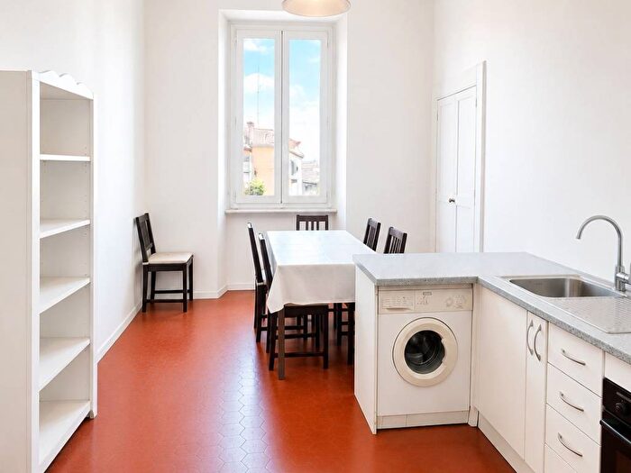 Appartamento trilocale in affitto in Via Spartaco, Montenero, Milano