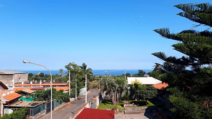 Casa con 10 locali in vendita in Riposto