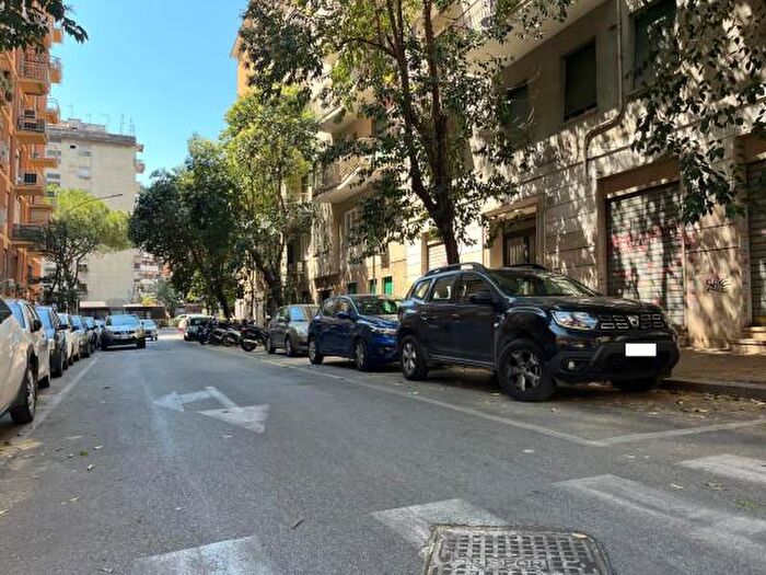 Appartamento bilocale in vendita in Via Attilio Hortis, Roma