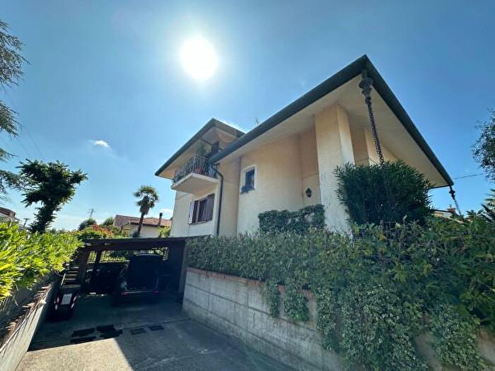 Casa con 6 locali in vendita in Via Dante Alighieri, Taglio Di Po
