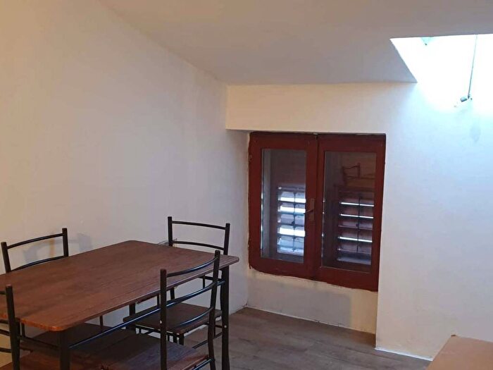 Appartamento bilocale in affitto in Via Zigatteria, Centro, Ala