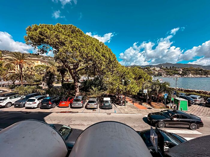 Appartamento con 5 locali in vendita in Piazza della Libertà, Santa Margherita Ligure