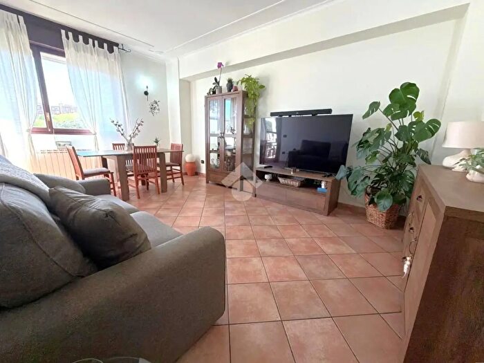 Appartamento quadrilocale in vendita in Viale dei Caduti per La Resistenza, Roma