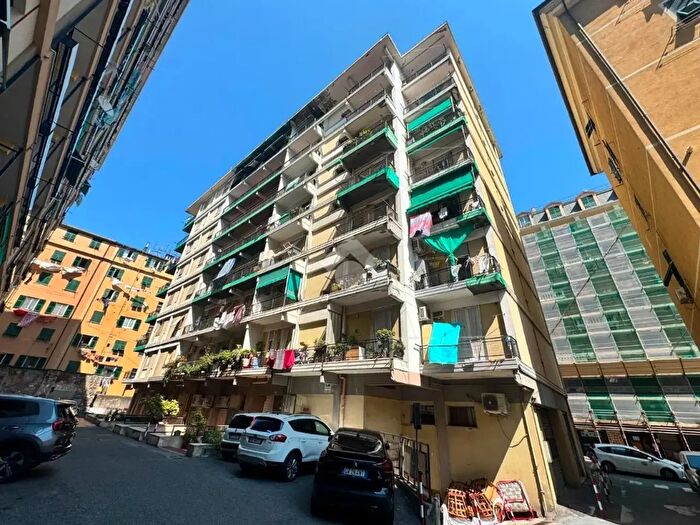 Appartamento con 5 locali in vendita in Via Bezzecca, Genova