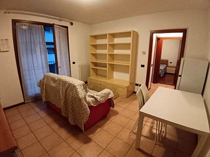 Appartamento bilocale in affitto in Via Marmolada, Salzano