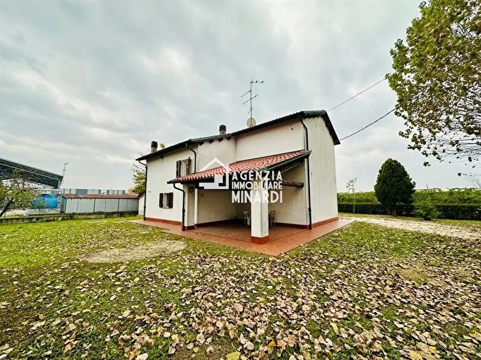 Casa quadrilocale in vendita in Via Pana, Faenza
