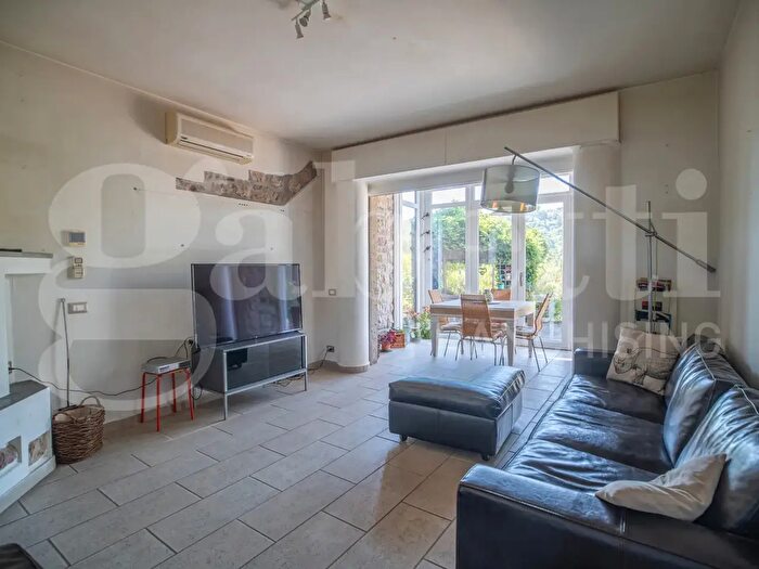 Appartamento con 5 locali in vendita in Via della Treggia, Perugia
