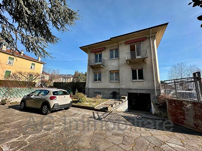 Casa con 6 locali in vendita in Via Felice Cavallotti, Verbania