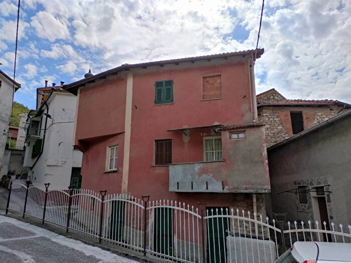 Casa quadrilocale in vendita in Novi Via Verdi Arquata Scrivia Tortona Lcitalia, Cabella Ligure