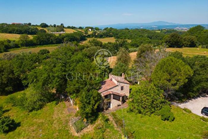 Casa con 6 locali in vendita in Strada Poggio, Otricoli