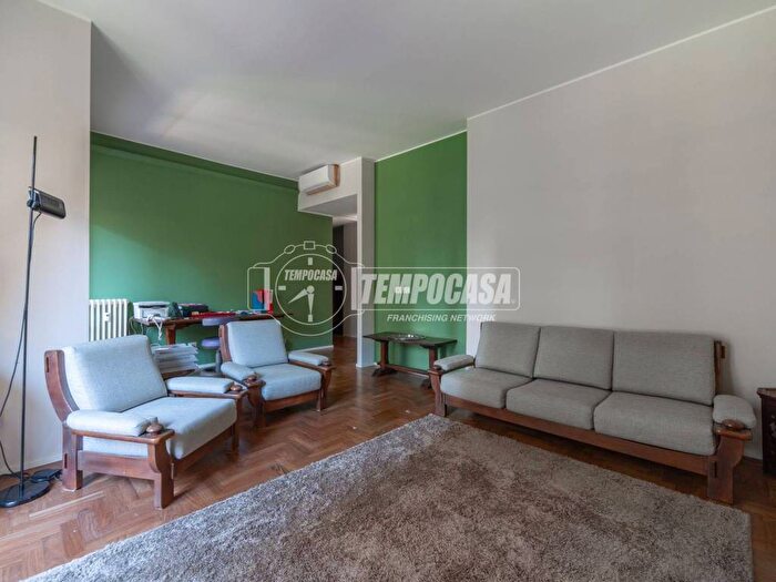 Appartamento trilocale in affitto in Via Giancarlo Sismondi, Argonne Corsica, Milano