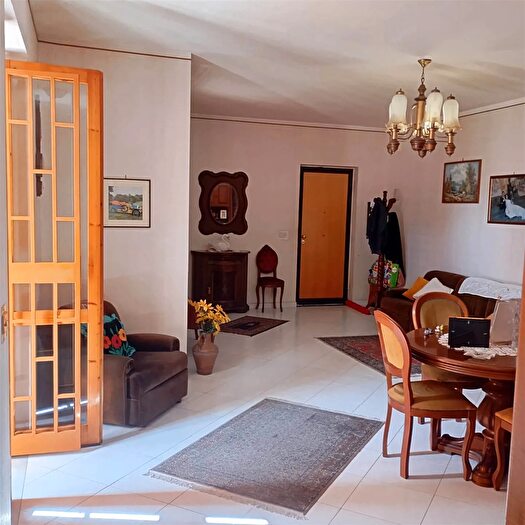 Appartamento quadrilocale in vendita in Via della Consolazione Aci Catena, Catania