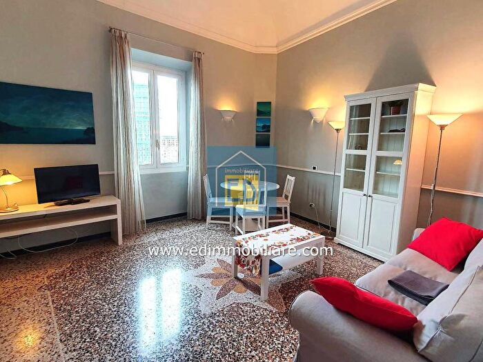 Appartamento quadrilocale in affitto in Via Santa Lucia, Villetta Valloria, Savona