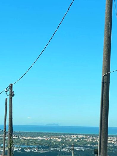 Casa con 10 locali in vendita in Massarosa