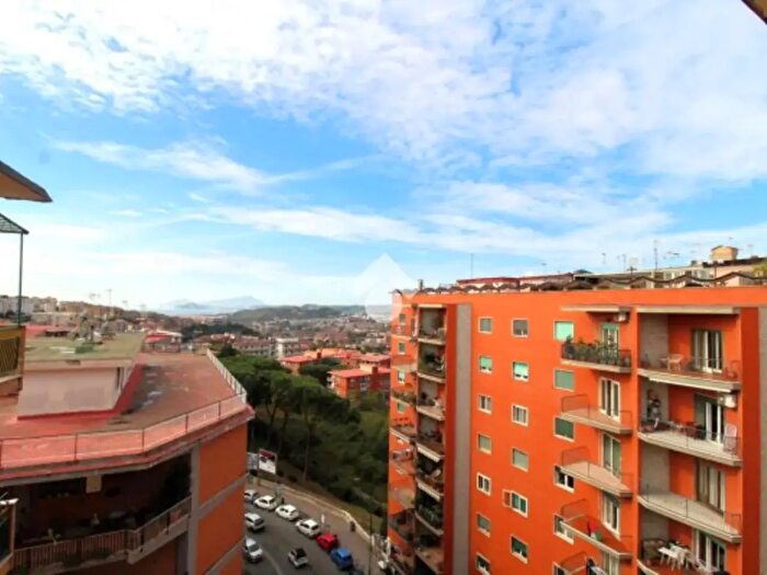 Appartamento con 5 locali in vendita in Via Francesco Cilea, Napoli