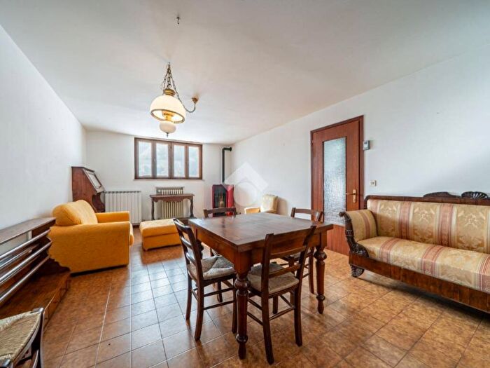 Appartamento trilocale in affitto in Località Campolevà, Bosco Chiesanuova