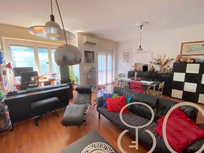 Appartamento trilocale in vendita in Viale Famagosta, Milano