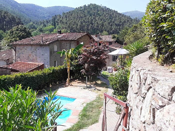 Casa con 6 locali in vendita in Capannori