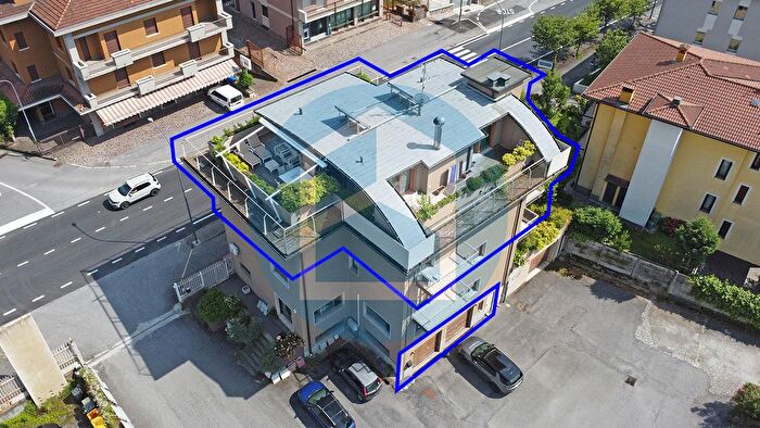 Appartamento con 5 locali in vendita in Via Provinciale, Pisogne