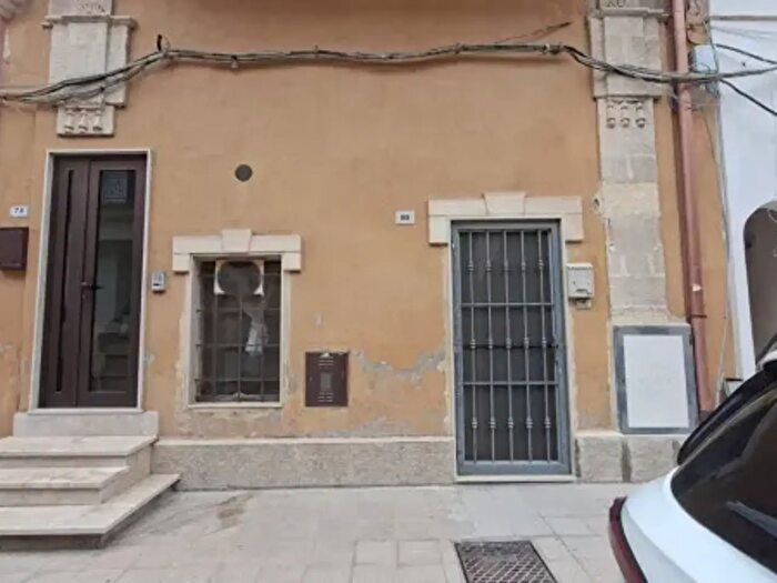 Appartamento con 6 locali in vendita in Via Tenente Occhinegro, Carosino