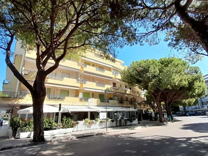 Appartamento trilocale in vendita in Via Levantina, Jesolo