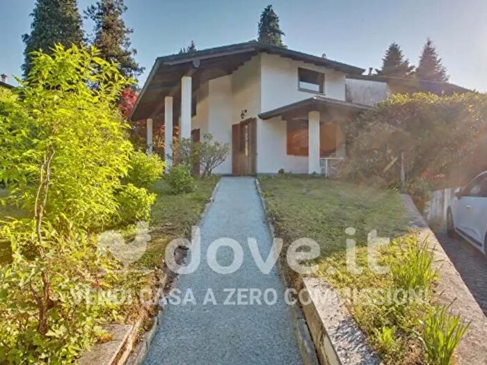Casa con 5 locali in vendita in Via della Madonnina, Varese
