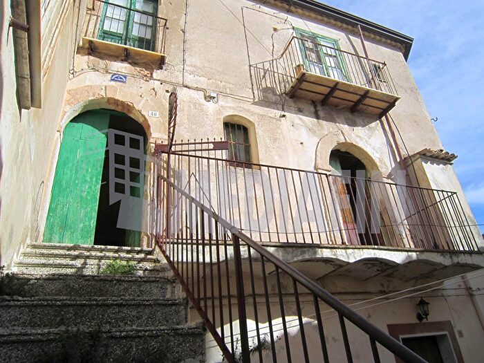 Appartamento con 6 locali in vendita in Via Interzati, CoriglianoRossano