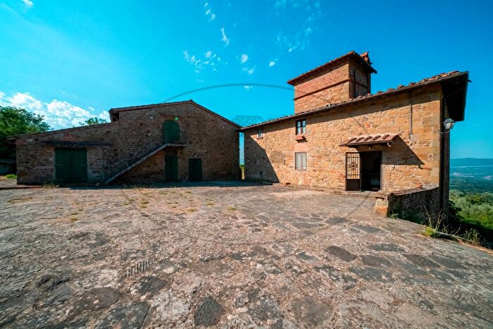 Casa con 20 locali in vendita in Strada Provinciale Donnini, Reggello