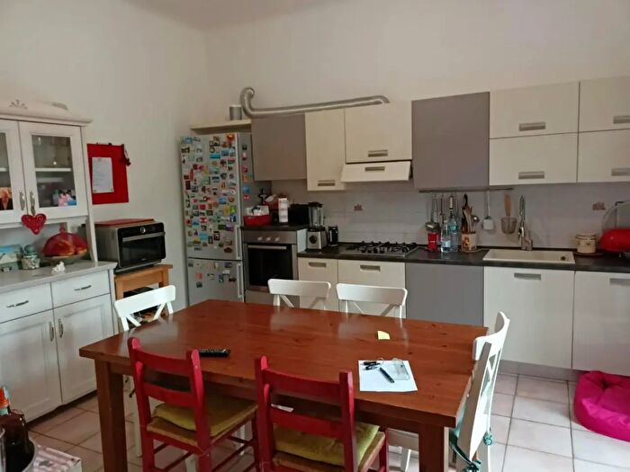 Casa con 5 locali in affitto in Cascina