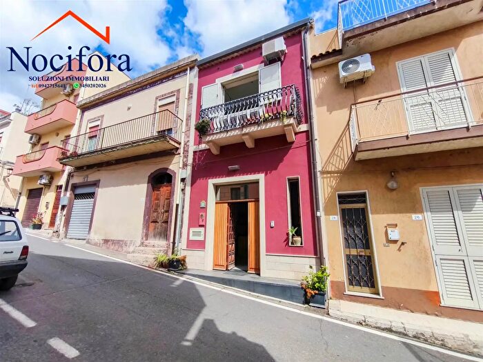 Casa quadrilocale in vendita in Via Bentivegna, Nizza Di Sicilia