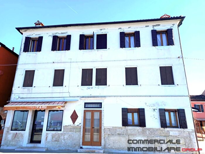 Appartamento con 8 locali in affitto in Via P E Venturini Sottomarina Chioggia Ve, Venezia