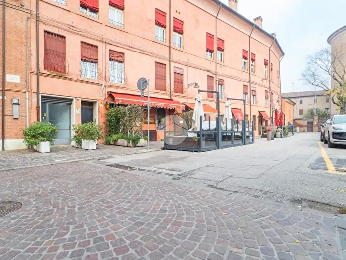 Appartamento bilocale in vendita in Piazza Sacrati, Ferrara