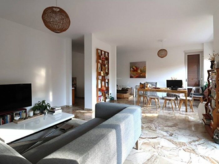 Appartamento con 5 locali in affitto in Via Passo di Brizio, San Siro, Milano