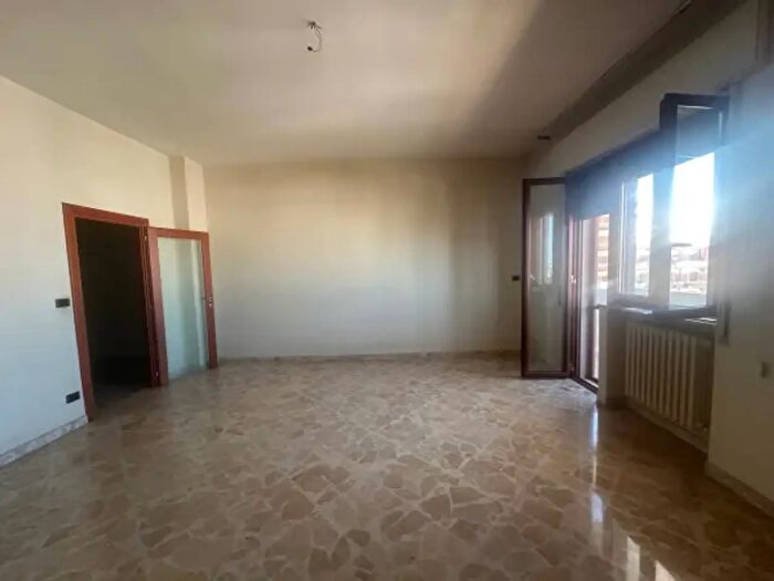Appartamento trilocale in vendita in Via Roma, Modugno