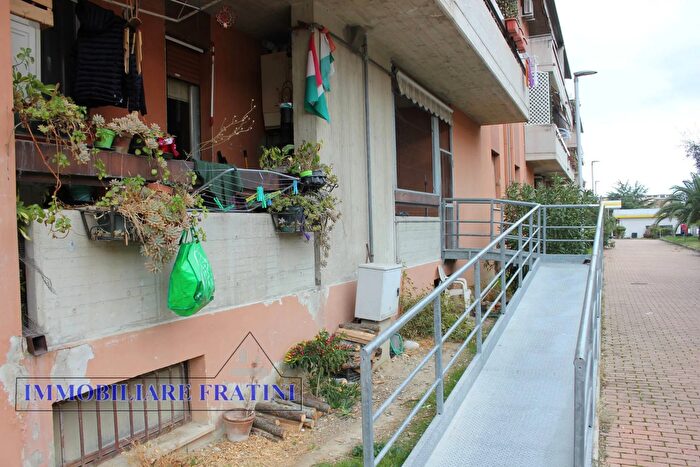 Appartamento con 5 locali in vendita in Via dei Girasoli, Ascoli Piceno