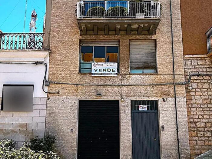 Appartamento trilocale in vendita in Piazza Vittorio Emanuele II, Andria