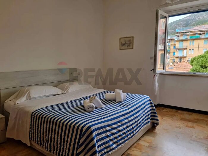 Appartamento con 5 locali in vendita in Via Jacopo da Levanto, Levanto