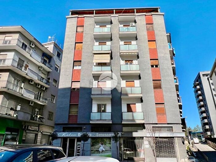 Appartamento trilocale in affitto in Via Nicola Serra, Centro, Cosenza