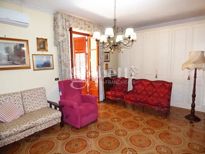 Appartamento trilocale in vendita in Via Domenico Gagliardo, Bagheria