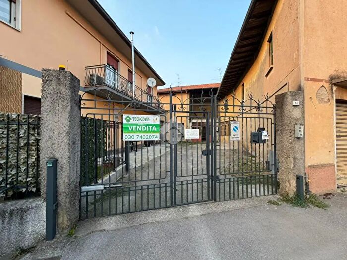 Casa con 5 locali in vendita in Via Milano, Palazzolo SullOglio