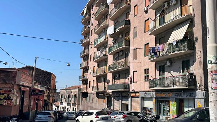 Appartamento con 6 locali in vendita in Via Acquedotto Greco Catania, Catania
