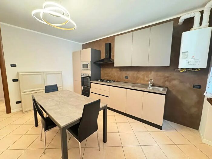 Appartamento trilocale in vendita in Via Martiri della Libertà, Coccaglio