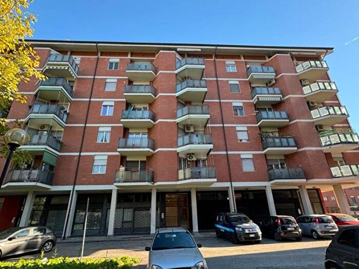 Appartamento trilocale in vendita in Via Santa Teresa, Chiesa Rossa, Milano