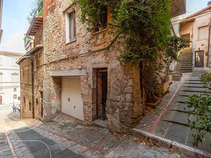 Appartamento trilocale in vendita in Vicolo San Quirico, Todi