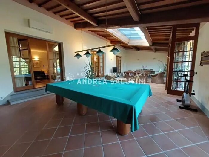 Casa con 6 locali in vendita in Pontedera