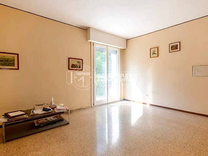 Appartamento quadrilocale in vendita in Via Calatafimi, Reggio Emilia
