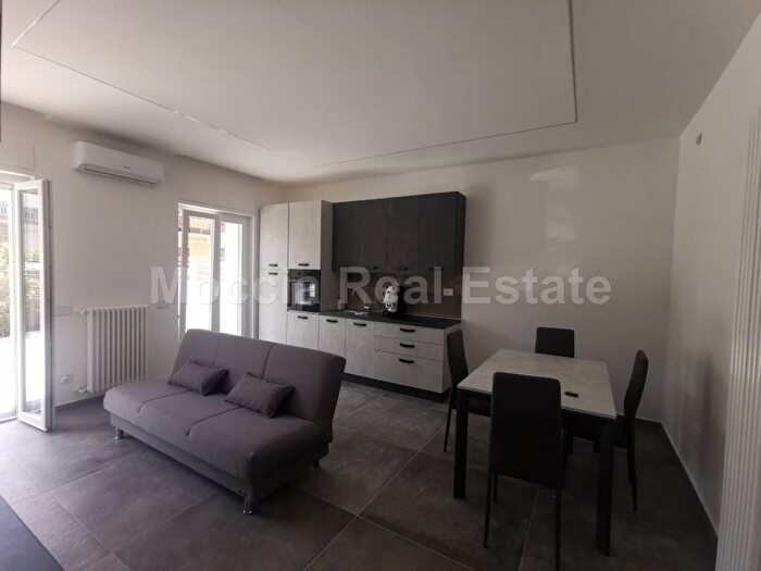 Appartamento bilocale in affitto in Via Elpidio Jenco, Acquaviva, Caserta