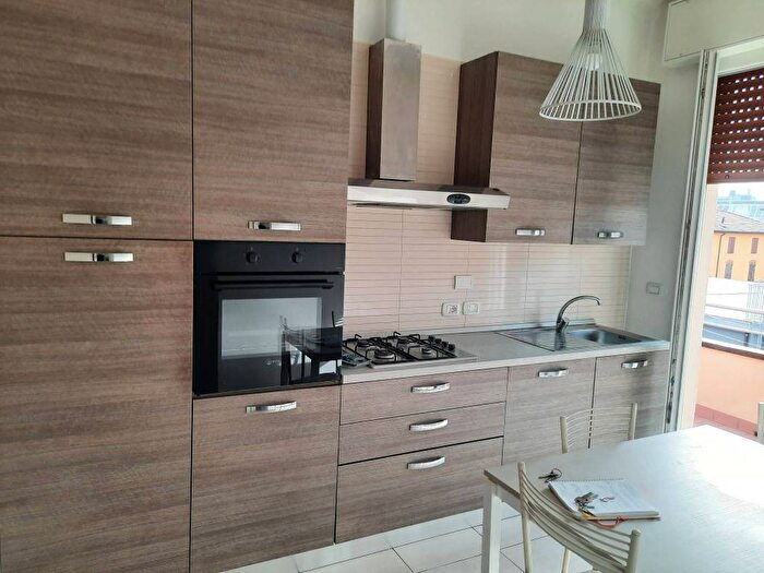 Appartamento trilocale in affitto in Via Ferrarese, Bolognina, Bologna