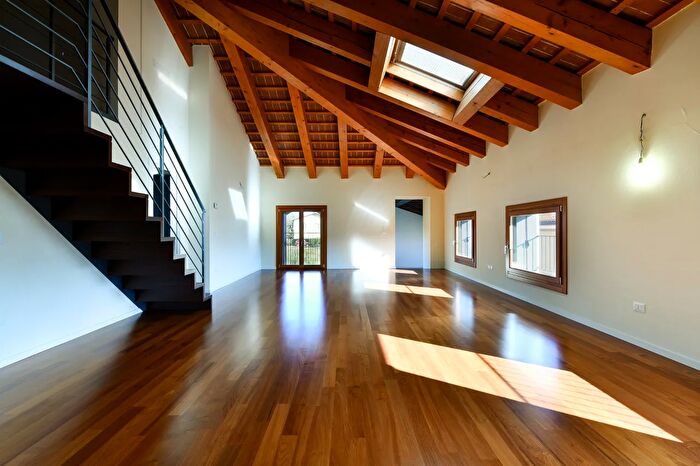 Appartamento con 5 locali in vendita in Vicenza Viale Riviera Berica, Vicenza