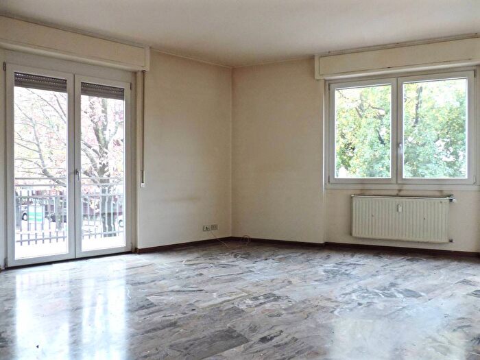 Appartamento quadrilocale in affitto in Via Aldo Moro, Centro, Sondrio